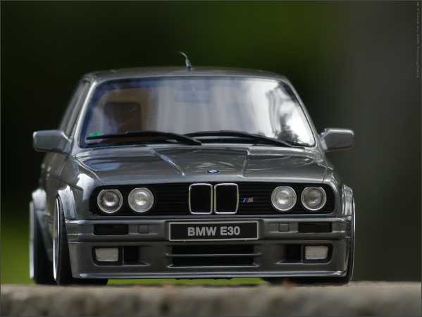1:18 BMW E30 Touring M-Pack Schnitzer Optik - Grau Edition = OVP